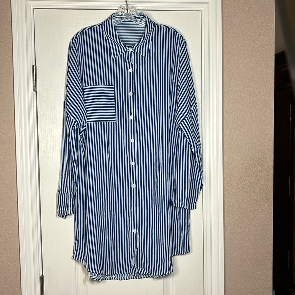 Women's Blue/White Striped Button Front With Collar Tab Sleeves Size XL NWOT